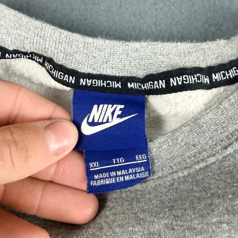 Vintage Nike Sweatshirt Men's 2XL Gray Michigan Wolverines NCAA College Pullover